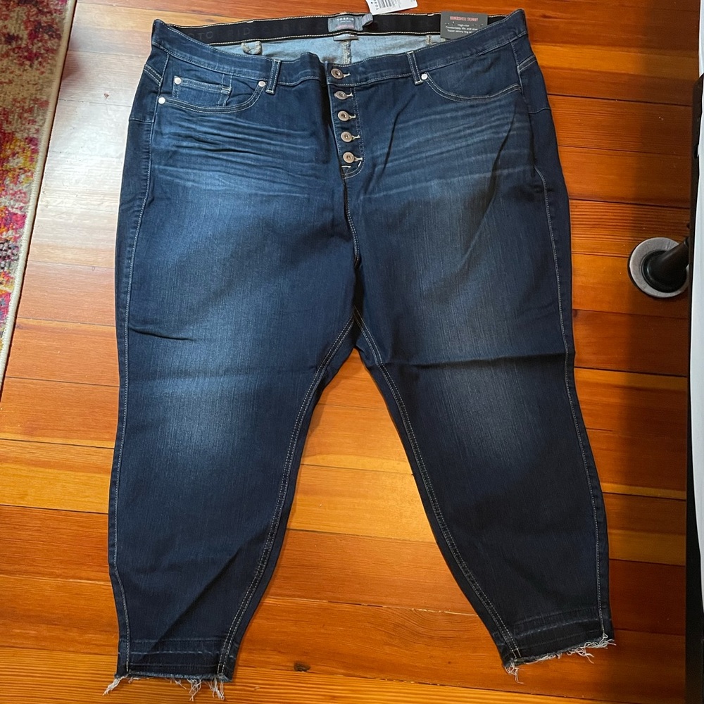 Never worn. Cropped jeans. Torrid. Size 28